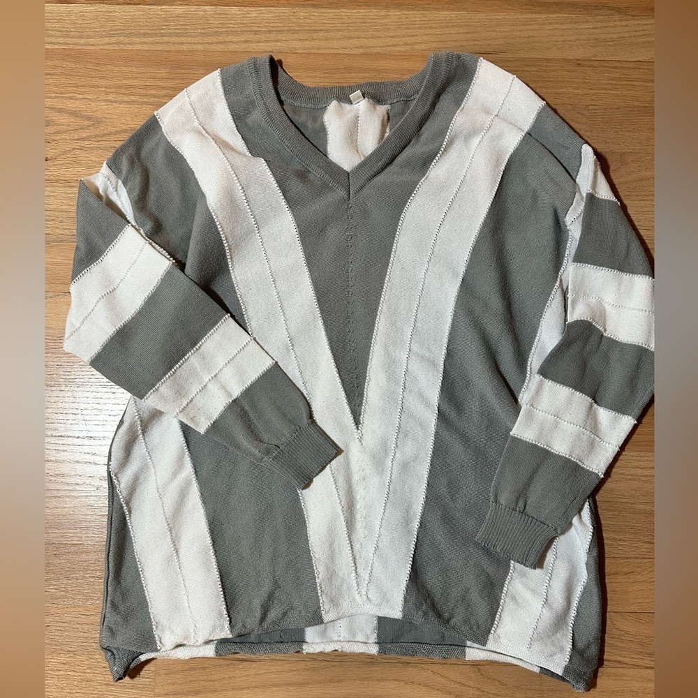 V neck large sweater